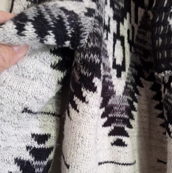 Jeans by Buffalo Aztec Patterned Black and White Waterfall Cardigan Sweater - Picture 3 of 11